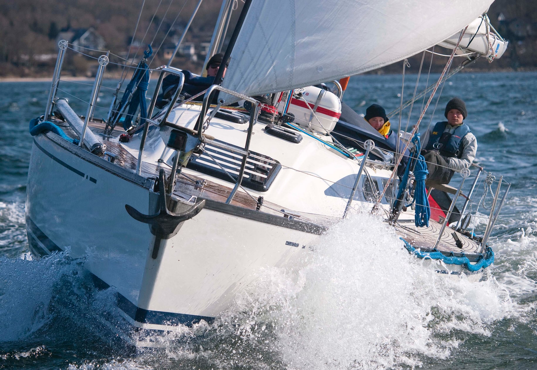 skippertrainbingstoern-welle-yachtsegeln-krängung-ostsee-praktische seemannschaft