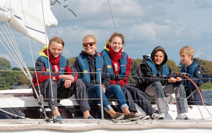 junge-crew-segeltoern-dhh-min
